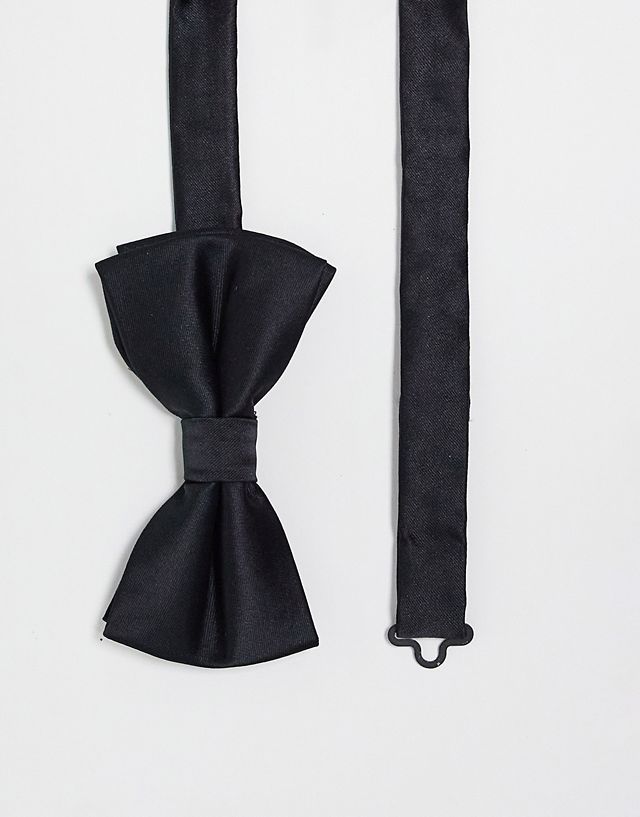 Twisted Tailor bow tie in black