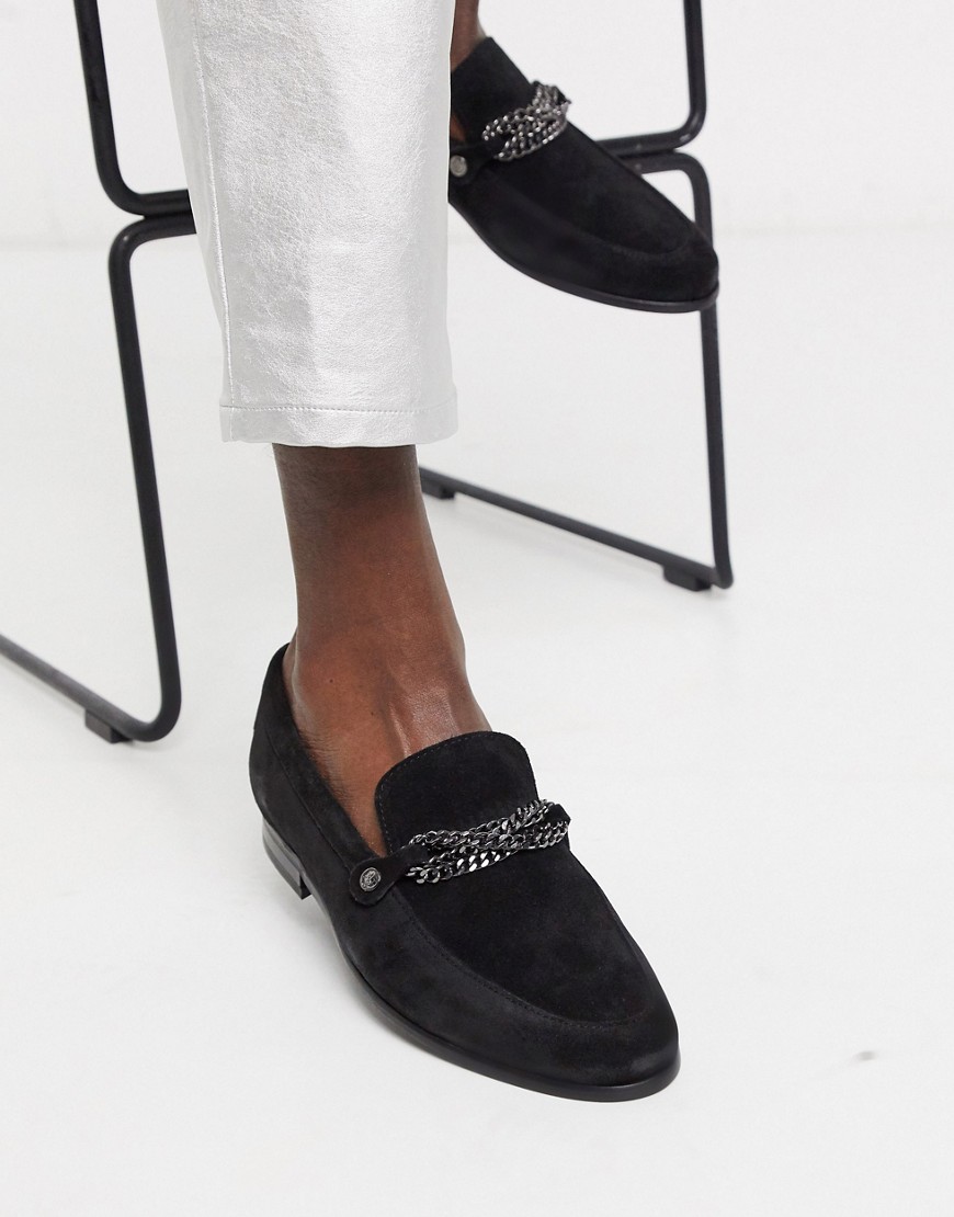 Twisted Tailor - Suede loafers met ketting detail in zwart