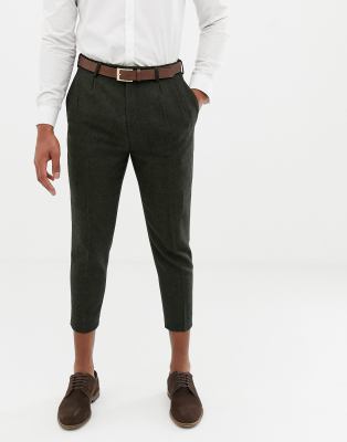 tapered cut trousers