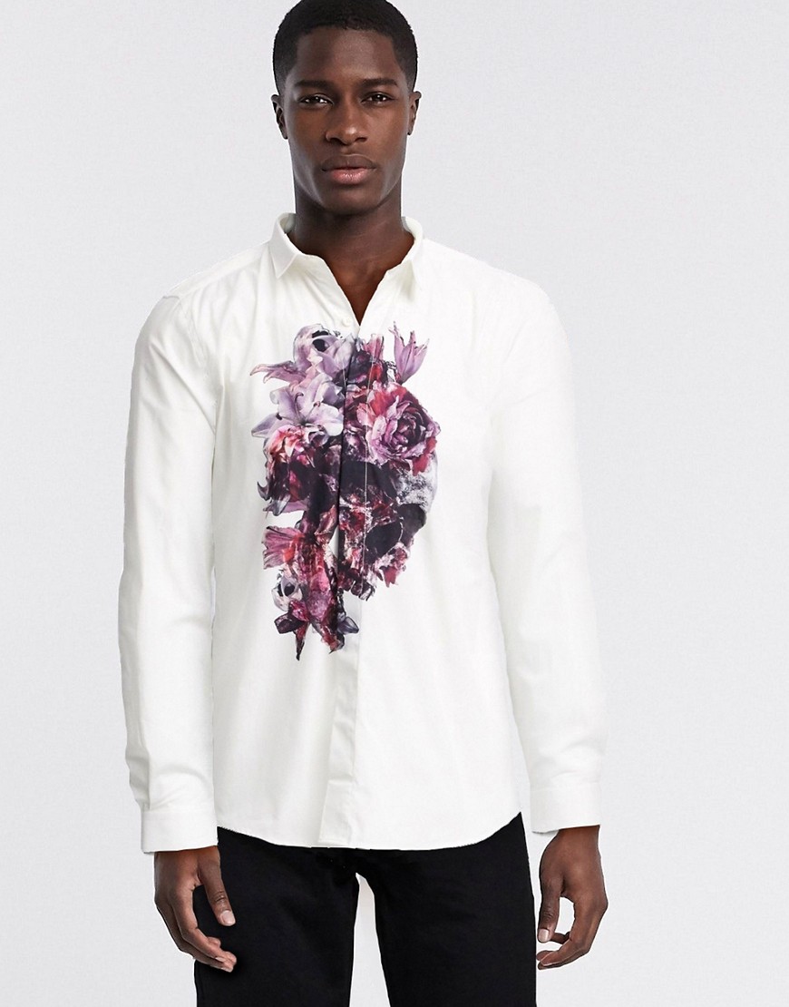Twisted Tailor – Vit skjorta med blommigt döskallemönster och extra smal passform