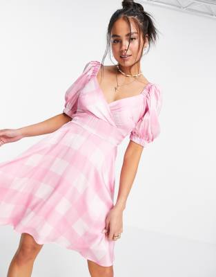 Twisted Wunder – Babydoll-Minikleid mit übergroßem Karomuster in Rosa