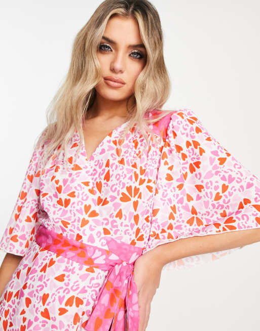 Twisted Wunder wrap front midi dress in contrast heart print, 3 of 4