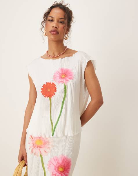 Tyler Mcgillivary hazel crinkle flower motif tank top co-ord in white