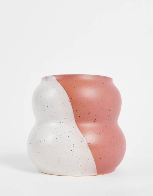 Typo planter in pink colourblock speckle