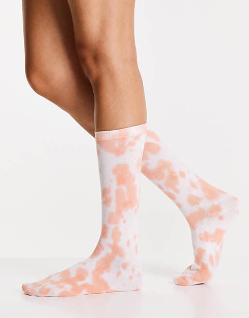 Typo socks in pink tie dye
