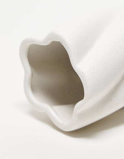 TYPO – Vase in Cremeweiß gepunktet mit abstraktem, verdrehtem Design, 4 von 4