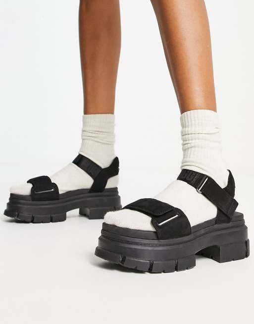 UGG – Ashton – Svarta ankelhöga lädersandaler, 3 av 4
