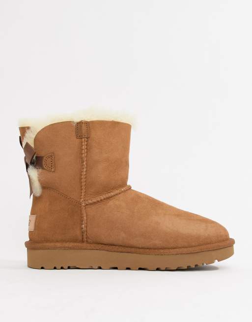 ugg stivale con fiocco ugg stivale con fiocco