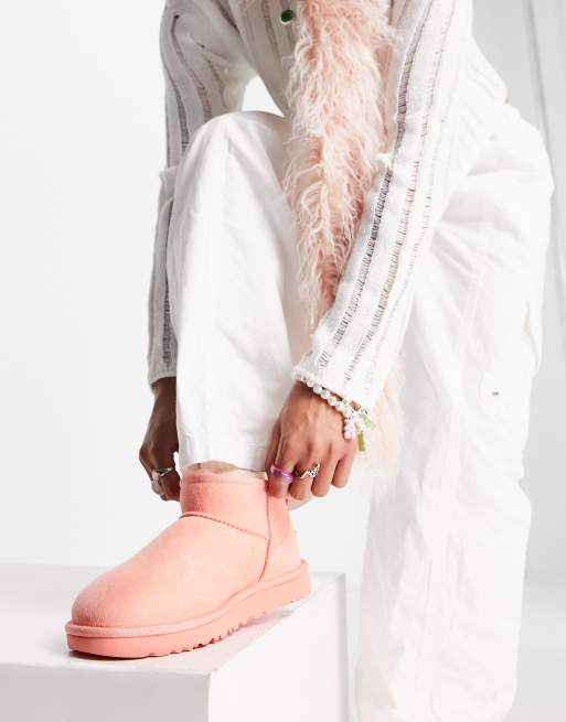 UGG Bottines classiques ultra basses Rose toile de mer ASOS