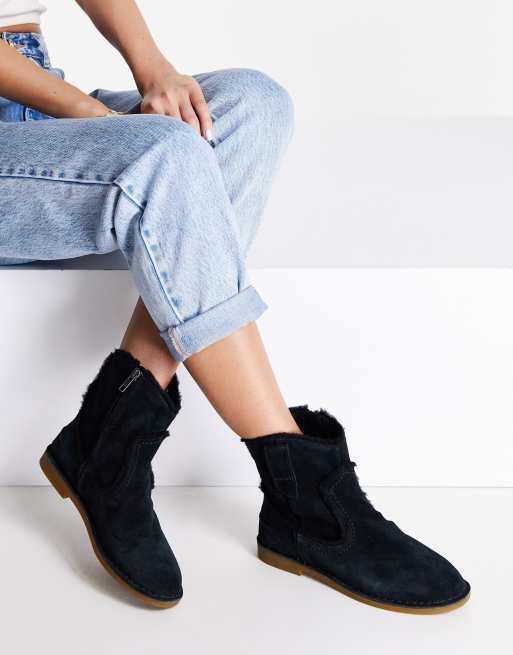 Ugg catica 2025 ankle boot