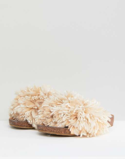 UGG Cindy Beige Shaggy Slides