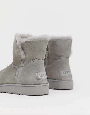 ugg classic cuff short grau