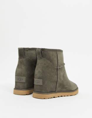 stivali ugg con zeppa
