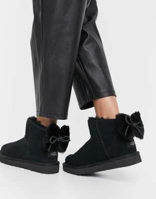 uggs bow black