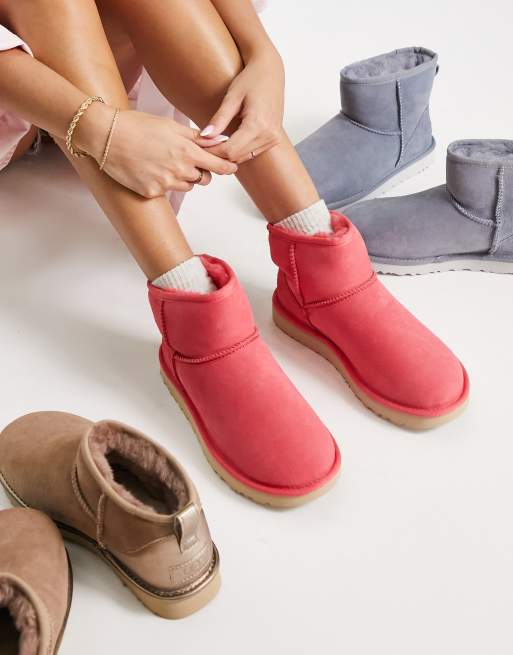 red classic mini uggs