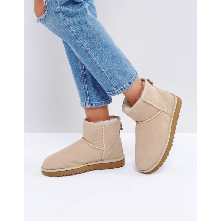 Light beige sales ugg boots