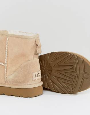 cream uggs