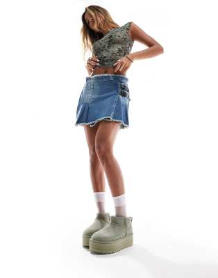 UGG UGG Classic mini platform boots in khaki-Green