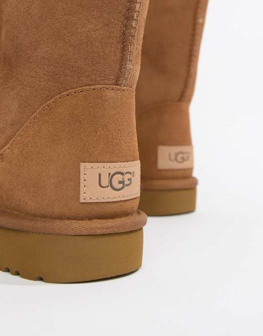 UGG – Classic Short II – Bruna boots, 3 av 4