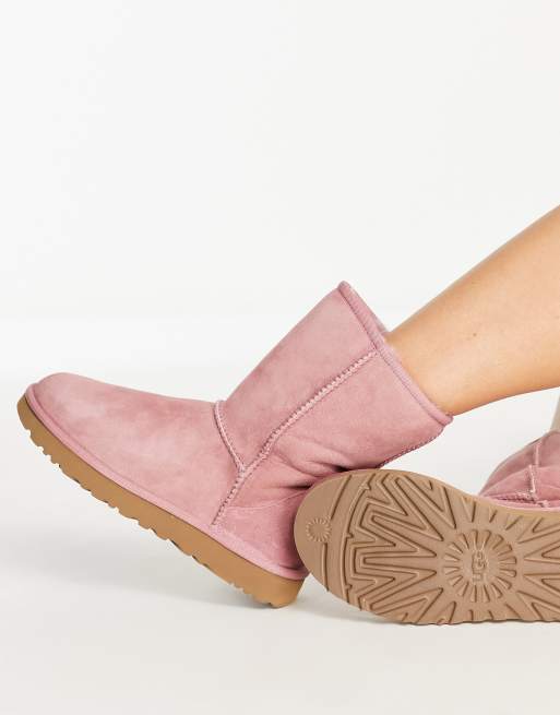 Short pink clearance uggs