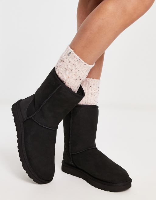 Black classic short ugg 2024 boots