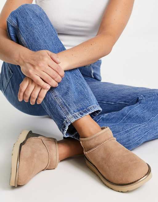 UGG - Classic - Stivaletti mini color cuoio e oro rosa