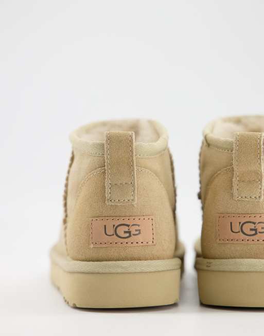 UGG – Classic Ultra – Beige låga boots, 4 av 4