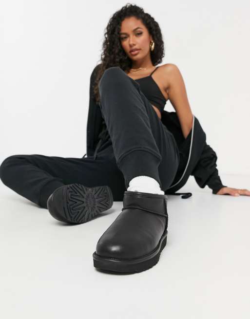 Ugg mini 2025 leather black