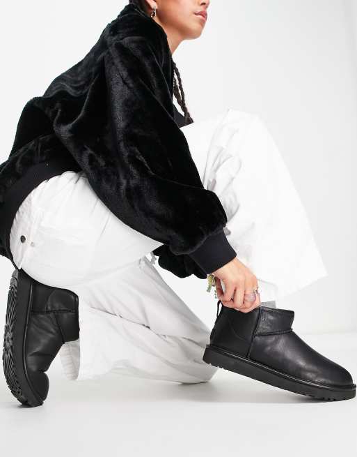 UGG Classic – Ultra Mini – Botki z czarnej skóry