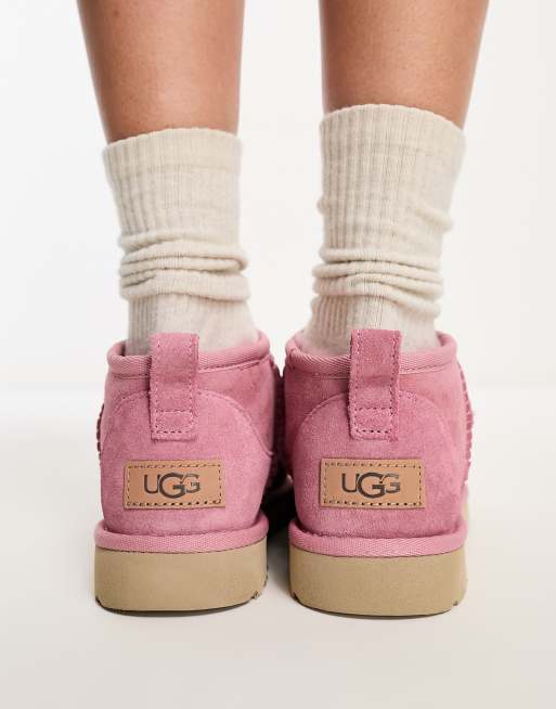 UGG Classic Ultra Mini Schuhe in Rosa exklusiv bei Asos ASOS