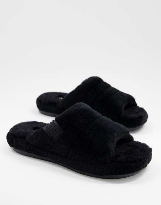 UGG – Fluff You – Czarne kapcie z owczej skóry