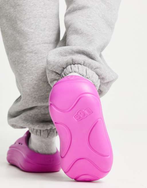 Bright discount pink uggs