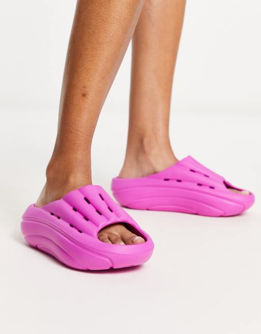 UGG FoamO sliders in bright pink | ASOS