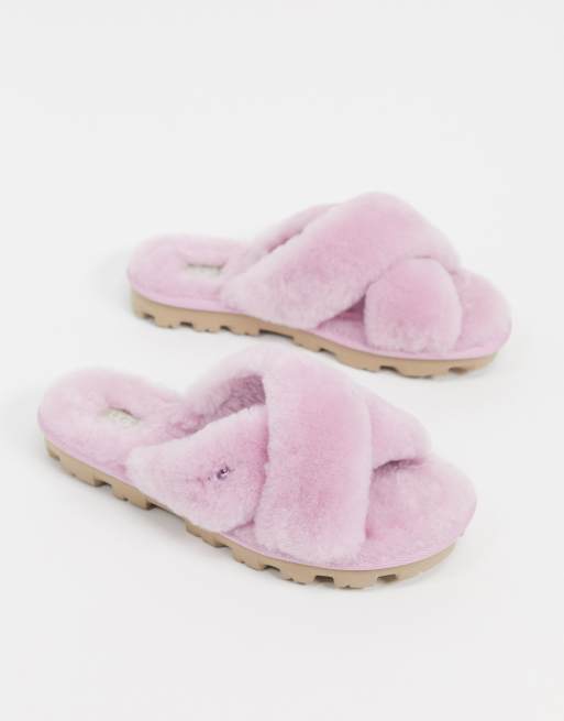 Featured image of post Fluffy Ugg Slippers Pink : See your favorite slippers for womens and men slippers discounted &amp; on sale.