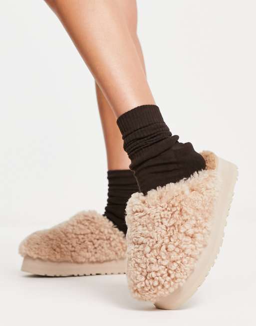 UGG Grosses mules plateforme en maille boucl e Sable ASOS