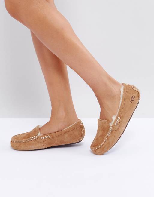UGG – Kapcie Ansley w kasztanowym odcieniu