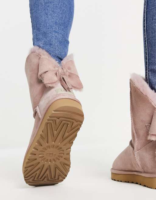 blauwe uggs met strikjes