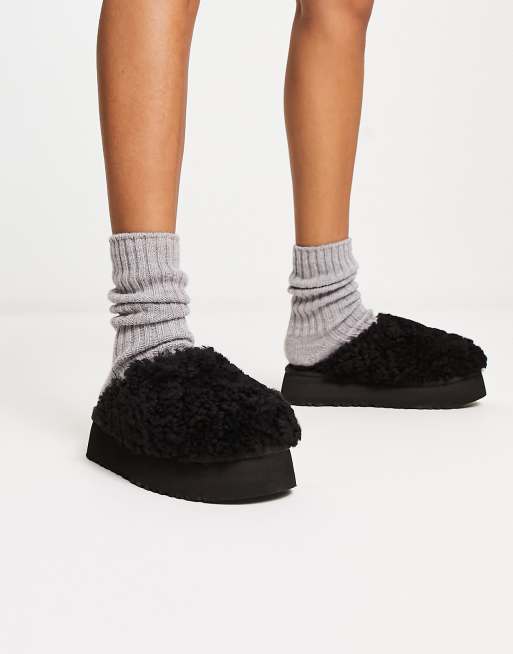 UGG Maxi Curly Platform slides in black