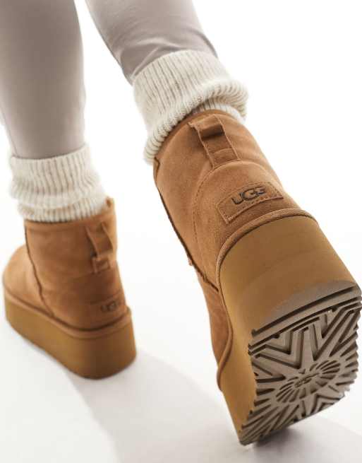 UGG Mini bottines classiques plateforme Ch taigne