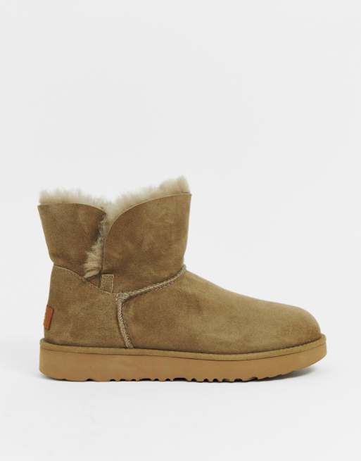 Mini hot sale cuff ugg