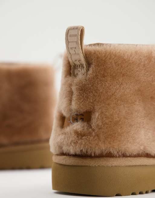 UGG - Neumel - Bløde beige fåreskindsstøvler, 3 af 4