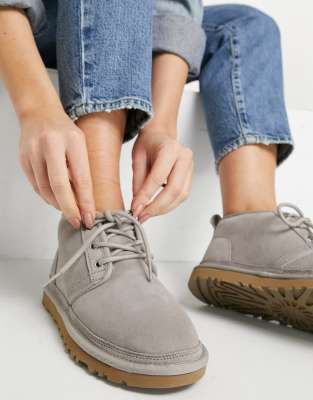 ugg avec lacets