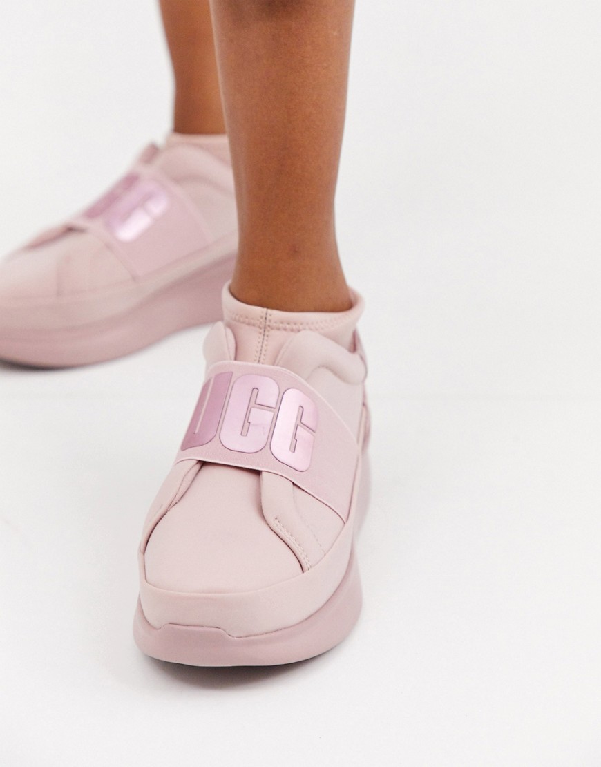UGG - Neutra - Sneakers met metallic logo in roze