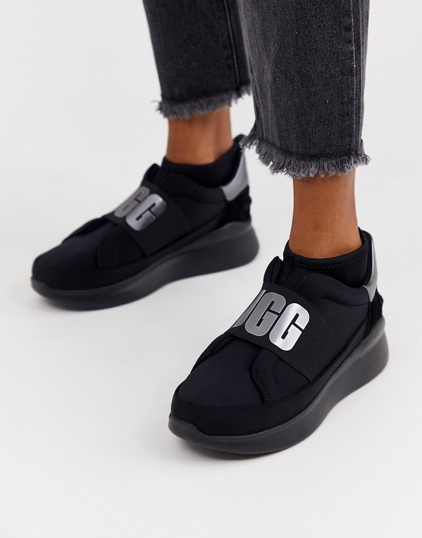 UGG – Neutra – Svarta sneakers med logga och metallic-detaljer