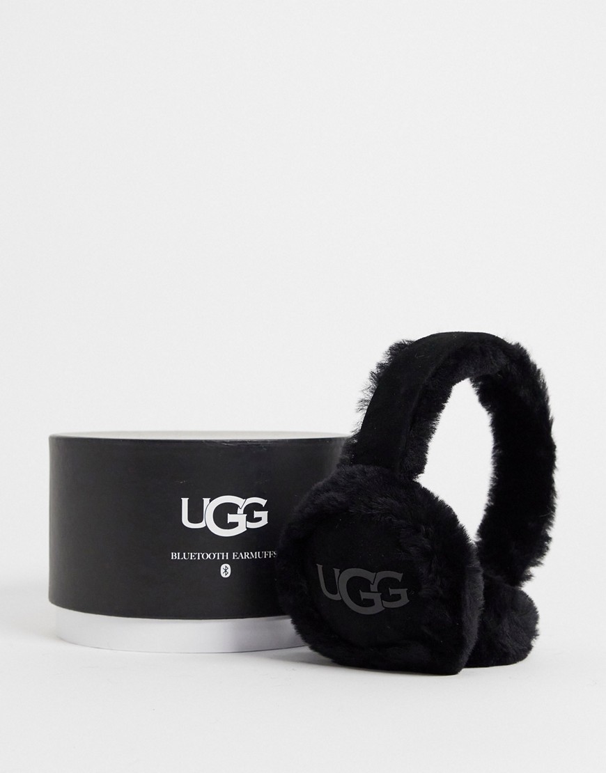 UGG - Oorwarmers van schapenvacht met bluetooth-functie in zwart