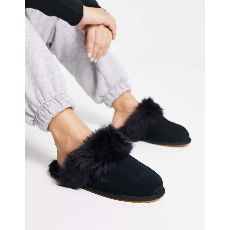 Ugg scuff slipper online black