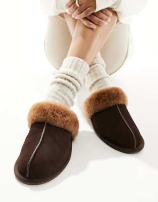 UGG - Scuffette II - Hausschuhe in Braun-Brown