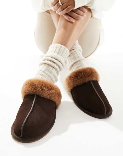 UGG - Scuffette II - Pantoffels in bruin