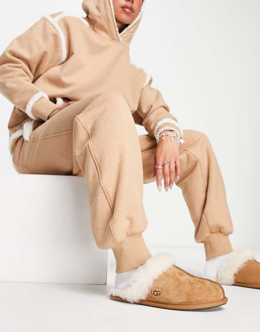 UGG - Scuffette II - Pantofole castagna