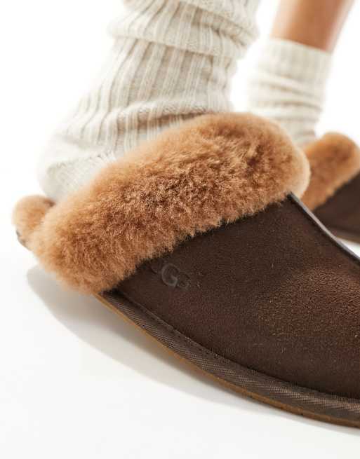 UGG Scuffette II slippers in brown, 3 of 4